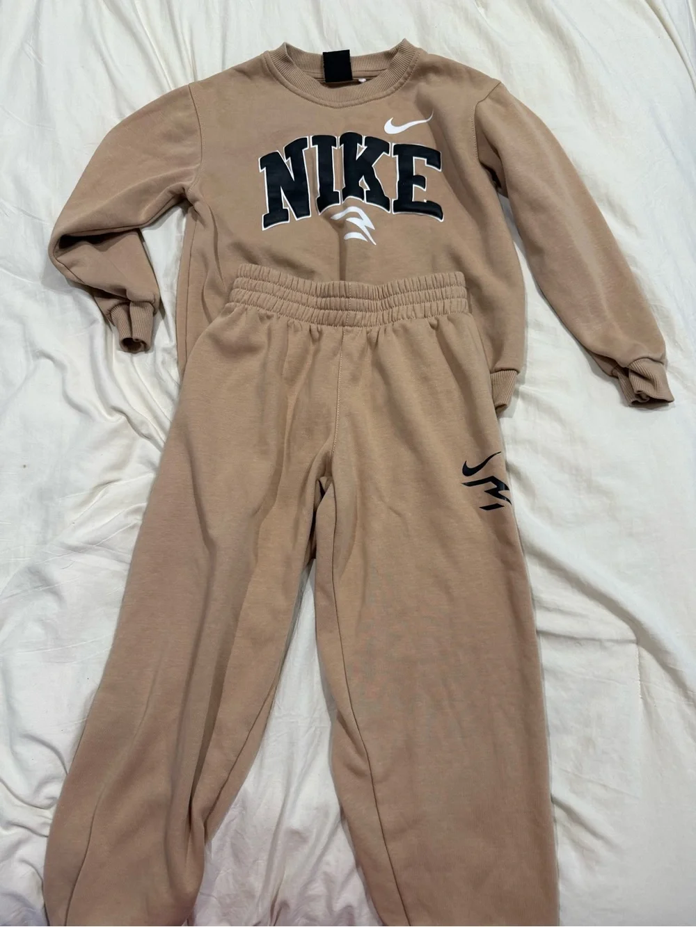 Nike Kids Tan Fleece Sweatshirt & Jogger Set Size 8 (8–9Y) Matching Outfit